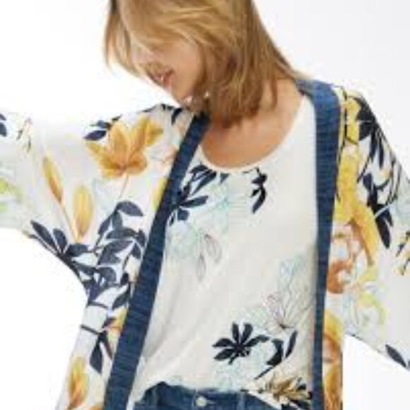 Chico’s Tropical Print Ruana Sz. 3 US (XL-16) - Picture 2 of 6